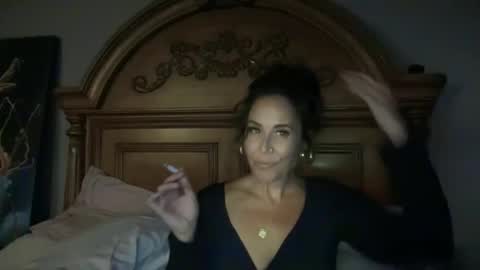 Good Girls Say Please...and Thank You online show from 10.04.25