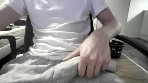 Snapshot of scandi_cock chatting on 02.12.25 scandi_cock online show from 02.12.25