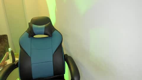 scarbadgirl_ online show from 03.30.26