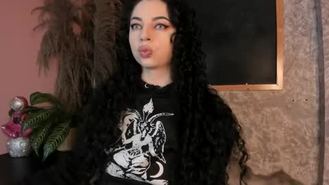 Snapshot of scarlattaa_desire chatting on 05.05.26 SCARLATTA DESIRE online show from 05.05.26