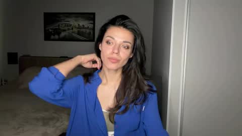 Snapshot of scarlet_daisy_ chatting on 05.26.26 Sophie online show from 05.26.26