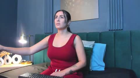 Snapshot of scarlet_edwars chatting on 11.21.25 Scarlet Edwars online show from 11.21.25