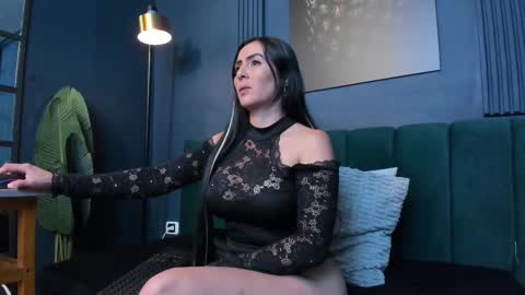 Scarlet Edwars online show from 01.15.26