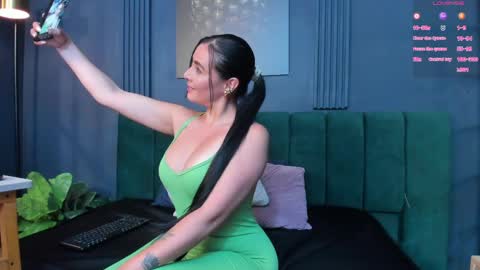 Scarlet Edwars online show from 05.28.26