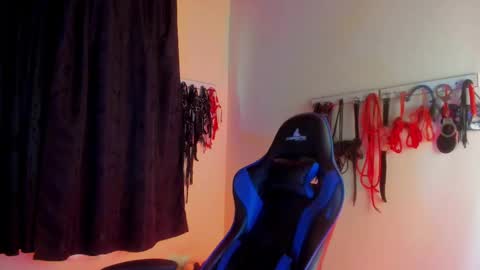 scarlet taylor kennedy online show from 10.14.25