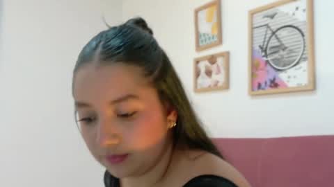 Snapshot of scarlet_queen7 chatting on 05.28.26 scarlet_queen7 online show from 05.28.26