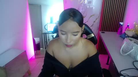 scarlet_rouse_m online show from 05.12.26