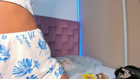 Snapshot of scarlet_vixen_ chatting on 04.28.26 scarlet_vixen_ online show from 04.28.26
