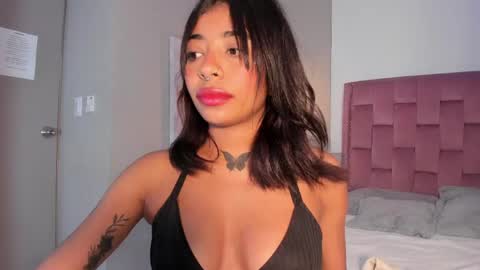 Snapshot of scarlet_vixen_ chatting on 05.10.26 scarlet_vixen_ online show from 05.10.26