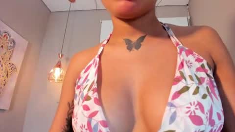 Snapshot of scarlet_vixen_ chatting on 07.01.26 scarlet_vixen_ online show from 07.01.26