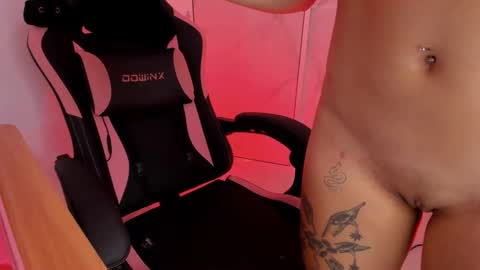Snapshot of scarletblaze_ chatting on 04.18.26 Scarlet online show from 04.18.26