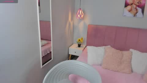 Scarlet  online show from 02.05.25