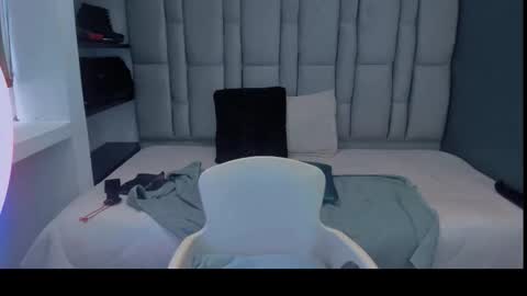 Snapshot of scarlethoot_ chatting on 02.06.26 S C A R L E T online show from 02.06.26