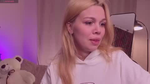 Snapshot of scarletmarney chatting on 05.10.26 scarletmarney online show from 05.10.26