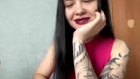 Snapshot of scarletpetal chatting on 01.24.25 scarletpetal online show from 01.24.25