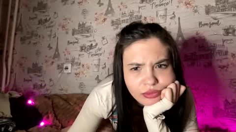 Snapshot of scarletpetal chatting on 02.05.25 scarletpetal online show from 02.05.25