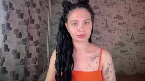 Snapshot of scarletpetal chatting on 10.01.25 scarletpetal online show from 10.01.25