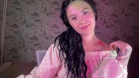 Snapshot of scarletpetal chatting on 10.04.25 scarletpetal online show from 10.04.25