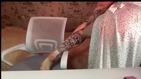 Snapshot of scarletpetal chatting on 10.08.25 scarletpetal online show from 10.08.25