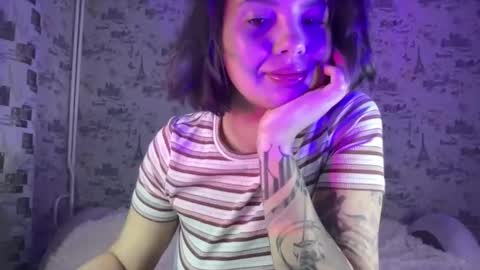 Snapshot of scarletpetal chatting on 10.18.25 scarletpetal online show from 10.18.25