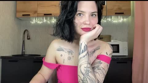 Snapshot of scarletpetal chatting on 02.01.26 scarletpetal online show from 02.01.26