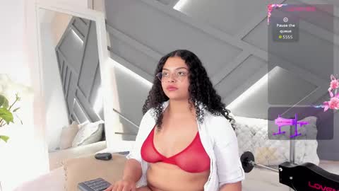 Snapshot of scarlett__2 chatting on 04.25.26 Scarlett online show from 04.25.26