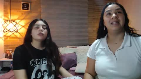 Snapshot of scarlett_evance chatting on 12.20.25 Scarlett and Jazmin online show from 12.20.25