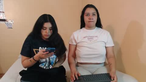 Scarlett and Jazmin online show from 07.10.26