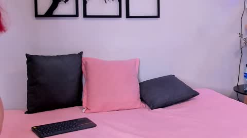 Scarlett Johs online show from 10.17.25