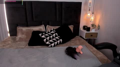 Snapshot of scarlett_musik chatting on 02.11.26 Scarllett online show from 02.11.26