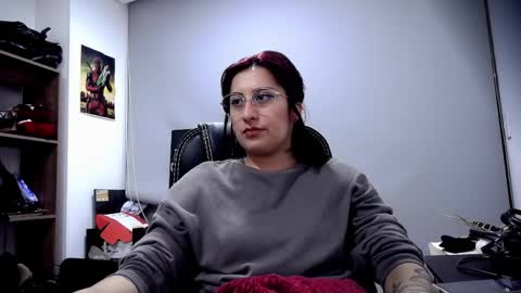 Snapshot of scarlett_sen chatting on 04.28.26 Mistress Scarlett online show from 04.28.26