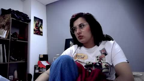 Snapshot of scarlett_sen chatting on 05.01.26 Mistress Scarlett online show from 05.01.26
