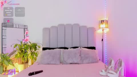 Snapshot of scarlett_steelee chatting on 06.15.26 Scarlett Steelee Independent Model online show from 06.15.26