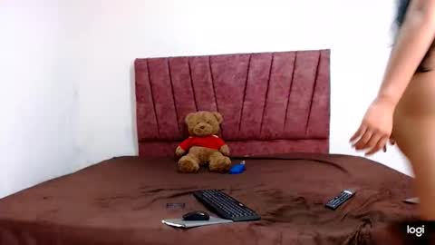 Snapshot of scarlettandbennn chatting on 05.12.26 Scarlett And Benn.... online show from 05.12.26