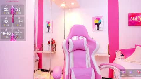 Snapshot of scarlette_15 chatting on 12.27.24 Scarlette online show from 12.27.24