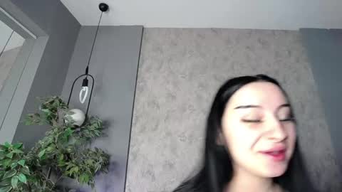 scarlettjakobs online show from 04.12.26