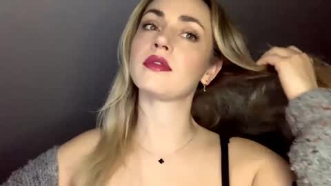 ScarlettxBlonde online show from 05.19.26