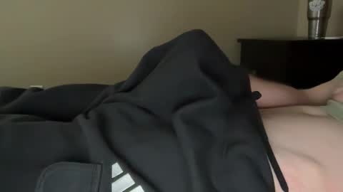 Snapshot of scb894682 chatting on 05.07.26 Skinny College Boy online show from 05.07.26