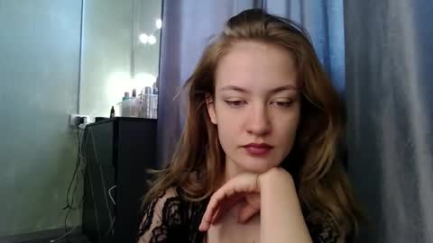 Snapshot of scented_elsa chatting on 05.25.26 Elsa online show from 05.25.26