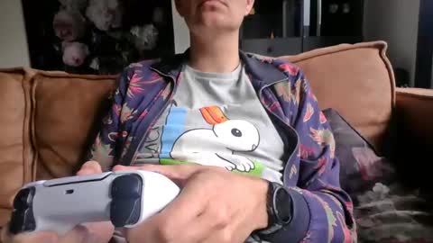 Snapshot of schaakzet chatting on 05.20.26 Marcel online show from 05.20.26