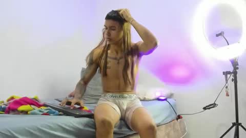 Snapshot of scook_gray chatting on 05.14.26 scook_gray online show from 05.14.26