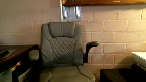 Snapshot of sdh69 chatting on 10.04.25 eating pussy sucking dick online show from 10.04.25