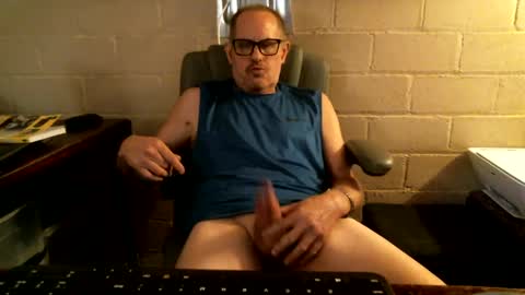 Snapshot of sdh69 chatting on 10.06.25 eating pussy sucking dick online show from 10.06.25