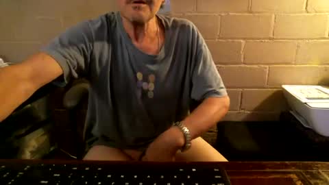Snapshot of sdh69 chatting on 10.11.25 eating pussy sucking dick online show from 10.11.25