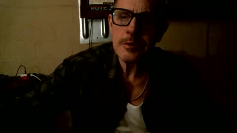 Snapshot of sdh69 chatting on 12.16.25 eating pussy sucking dick online show from 12.16.25