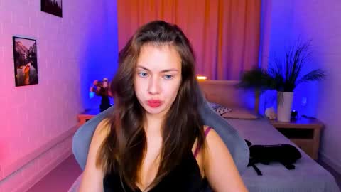 Snapshot of seajorji chatting on 11.22.25 Sea Jorji online show from 11.22.25