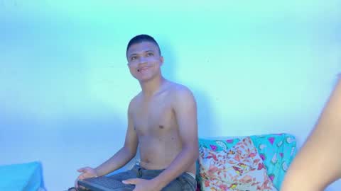 Snapshot of sebas_n_aly chatting on 07.15.26 ely online show from 07.15.26