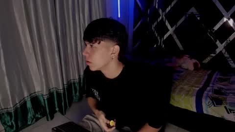 Snapshot of sebas_pretty7 chatting on 12.19.25 sebas_pretty7 online show from 12.19.25