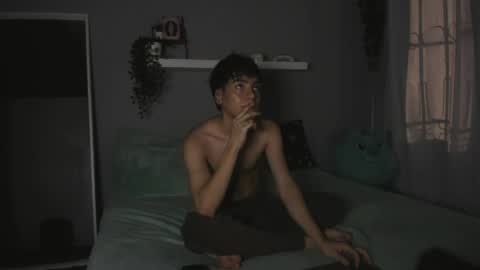 Snapshot of sebas_rosse chatting on 05.19.26 sebastian online show from 05.19.26