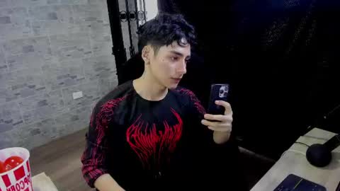 Snapshot of sebas_rosse chatting on 07.12.26 sebastian online show from 07.12.26